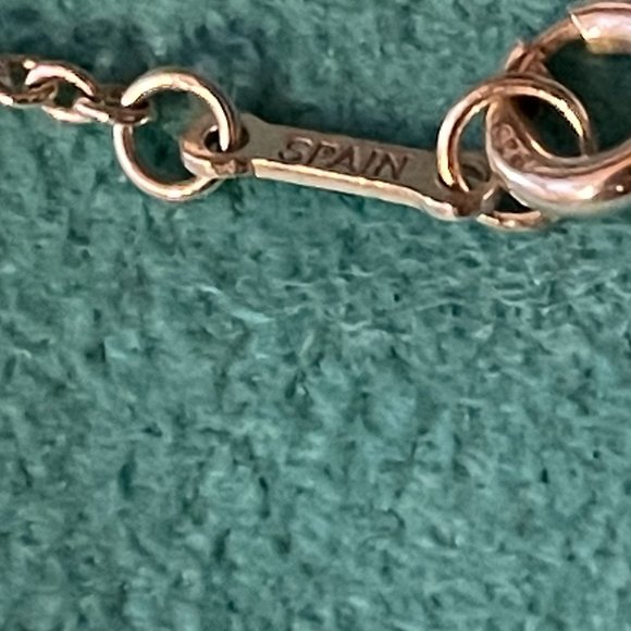 Tiffany & Co., Elsa Peretti Small Heart Pendant and Chain - Picture 4 of 7